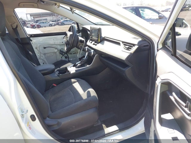 Toyota RAV4 LE 2019 JTMH1RFV3KD509311 Image 5