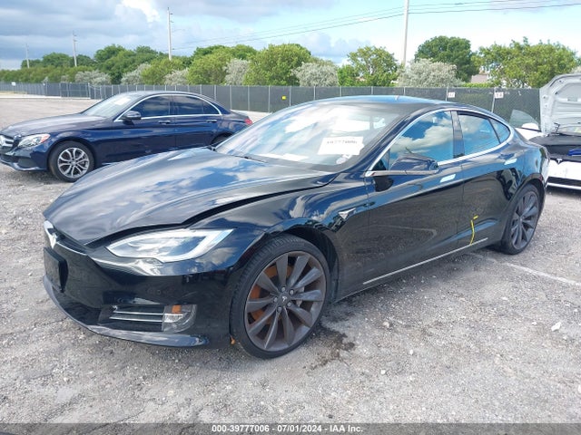 Tesla Model S 60/75 2017 5YJSA1E14HF200499 Image 2