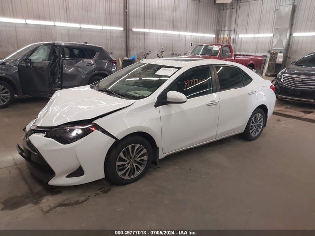 Toyota Corolla Xle 2017 2T1BURHE7HC941691 Image 2