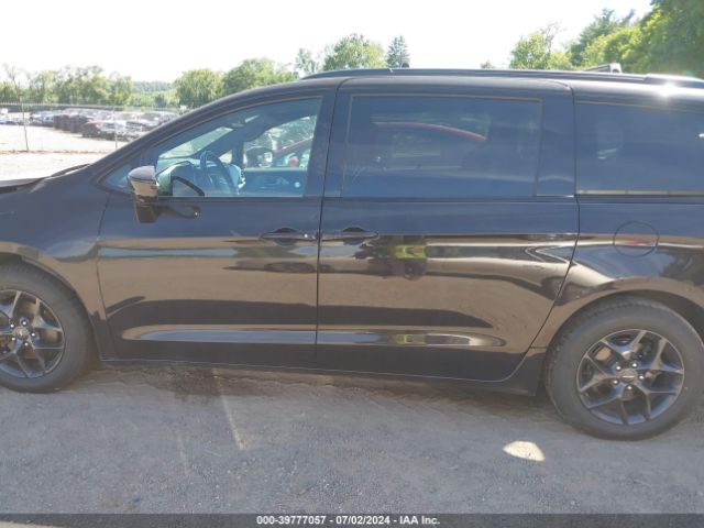 2C4RC1EG9KR570811 Chrysler Pacifica Touring L Plus