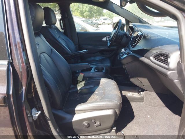 2C4RC1EG9KR570811 Chrysler Pacifica Touring L Plus