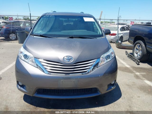 5TDYK3DC0FS596462 Toyota Sienna Xle 8 Passenger