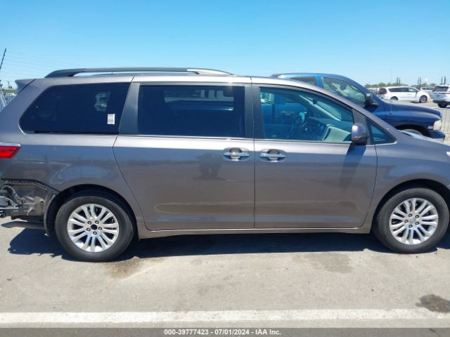 5TDYK3DC0FS596462 Toyota Sienna Xle 8 Passenger