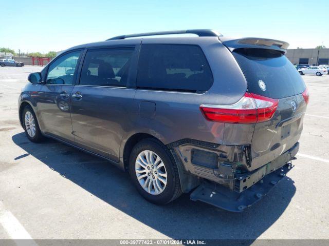 5TDYK3DC0FS596462 Toyota Sienna Xle 8 Passenger
