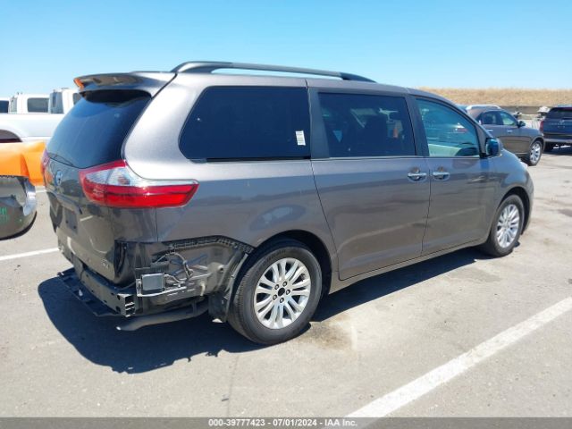 5TDYK3DC0FS596462 Toyota Sienna Xle 8 Passenger