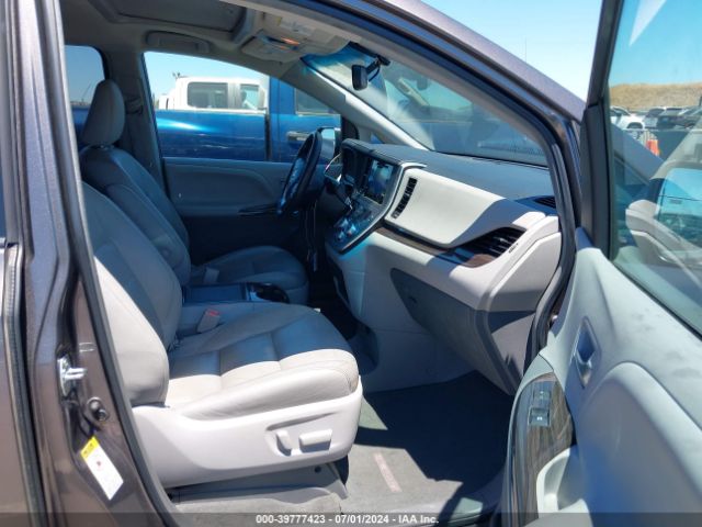 5TDYK3DC0FS596462 Toyota Sienna Xle 8 Passenger