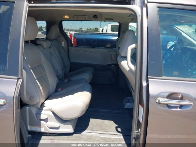 5TDYK3DC0FS596462 Toyota Sienna Xle 8 Passenger