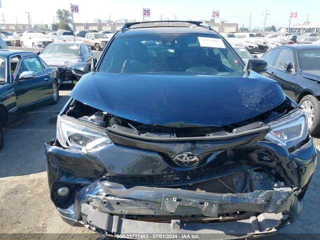 Toyota RAV4 SE 2018 JTMNFREV8JJ189599 Image 11