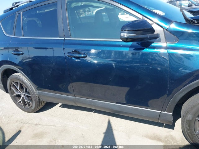 Toyota RAV4 SE 2018 JTMNFREV8JJ189599 Image 12