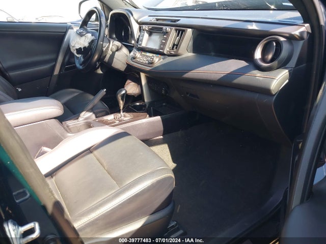 Toyota RAV4 SE 2018 JTMNFREV8JJ189599 Image 5