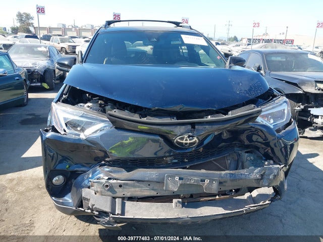 Toyota RAV4 SE 2018 JTMNFREV8JJ189599 Image 6