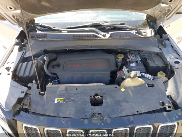 3C4NJCBBXJT500335 Jeep Compass Sun And Wheel Fwd
