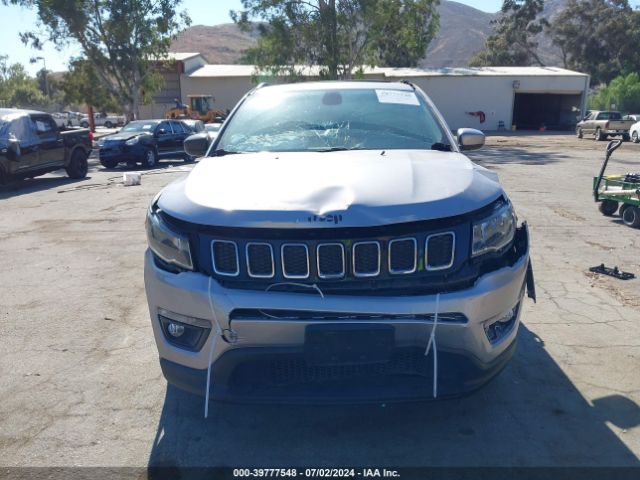 3C4NJCBBXJT500335 Jeep Compass Sun And Wheel Fwd