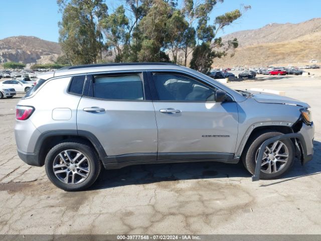 3C4NJCBBXJT500335 Jeep Compass Sun And Wheel Fwd