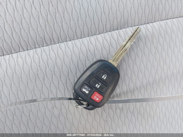 2T1BURHE8GC626901 Toyota COROLLA LE