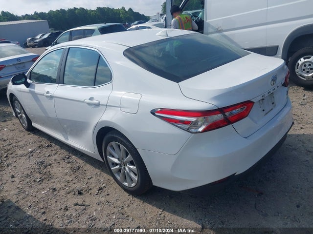 Toyota CAMRY LE 2020 4T1C11AK3LU506432 Image 3