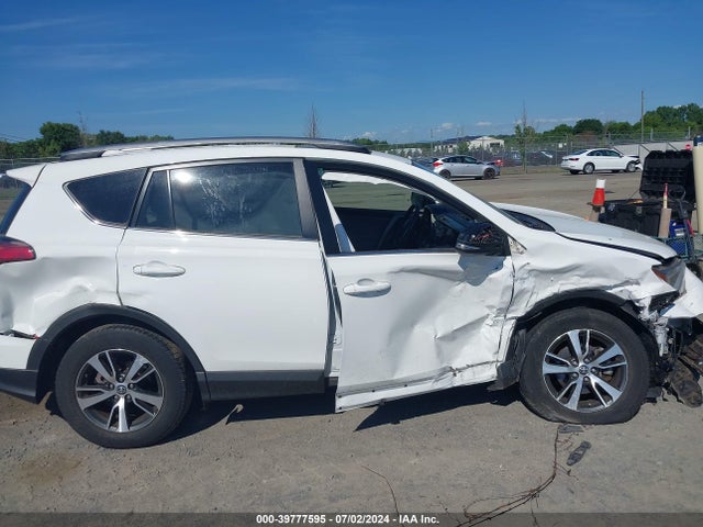 Toyota Rav4 Xle 2018 2T3RFREV7JW829725 Image 13