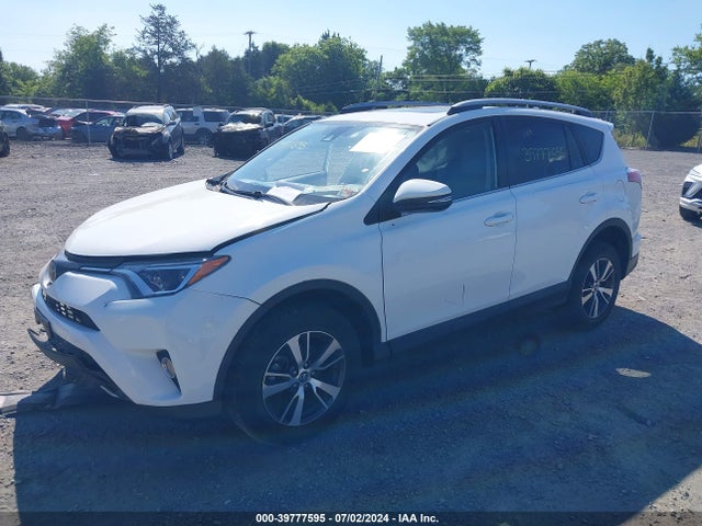 Toyota Rav4 Xle 2018 2T3RFREV7JW829725 Image 2