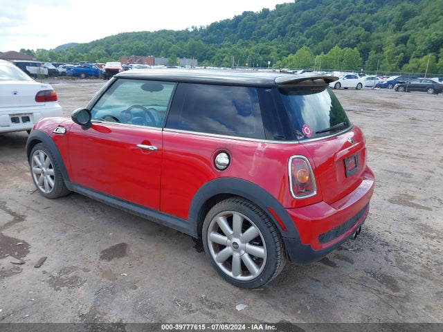 2007 MINI COOPER S WMWMF73597TT85659 Photo 2