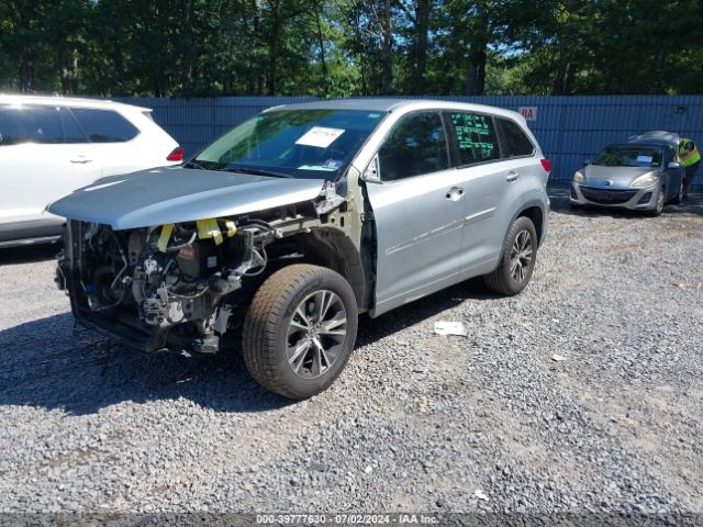 5TDZARFH7HS027260 Toyota Highlander Le