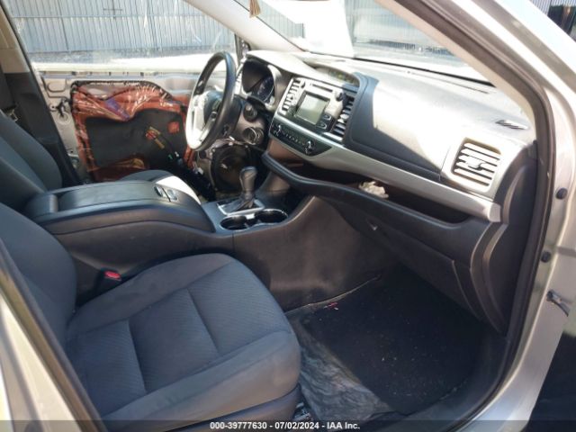 5TDZARFH7HS027260 Toyota Highlander Le