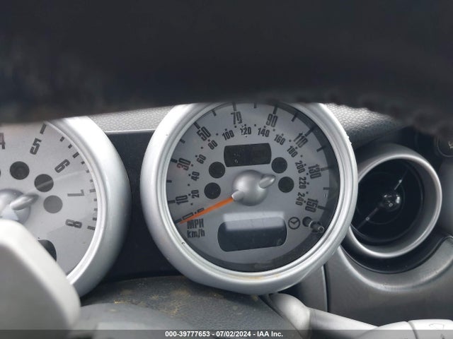 2005 MINI COOPER S WMWRH33415TK55193 Photo 6