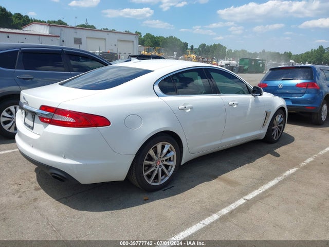 2014 JAGUAR XF SAJWA0ES5EPU29779 Photo 3