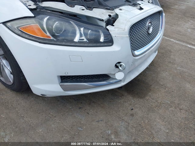 2014 JAGUAR XF SAJWA0ES5EPU29779 Photo 5