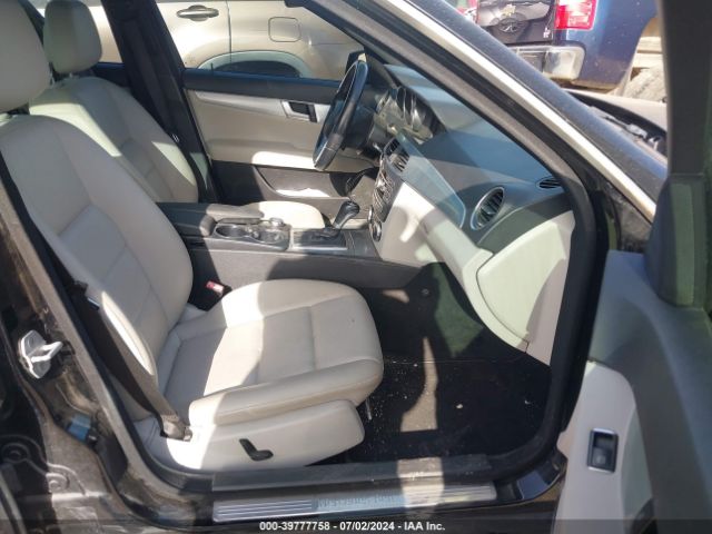 WDDGF4HB1EA935755 Mercedes-Benz C 250 Luxury/sport