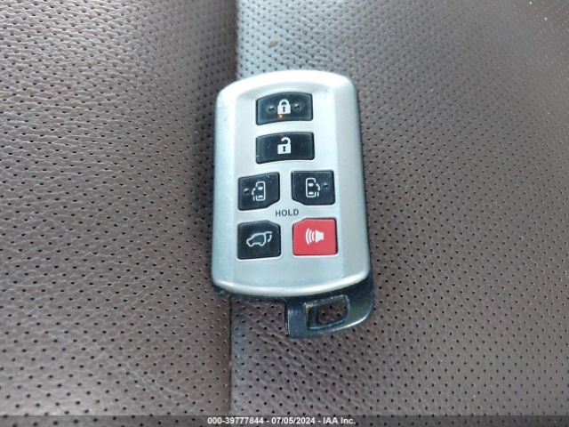 5TDYZ3DC1HS792490 Toyota Sienna Limited Premium 7 Passenger