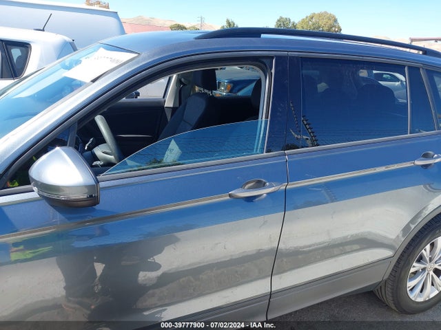 3VV1B7AX0JM103518 Volkswagen Tiguan 2.0t S