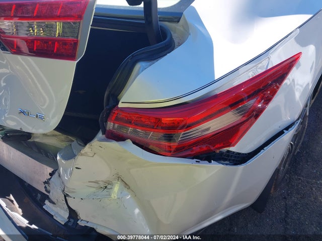Toyota Avalon Xle Premium 2018 4T1BK1EB3JU287200 Image 18