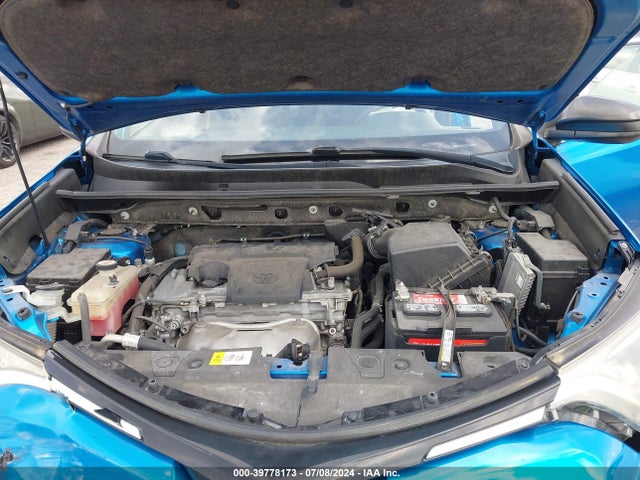 Toyota RAV4 LE 2017 JTMZFREV9HJ119380 Image 10