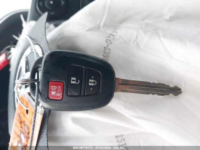 Toyota RAV4 LE 2017 JTMZFREV9HJ119380 Image 11