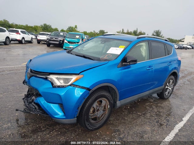 Toyota RAV4 LE 2017 JTMZFREV9HJ119380 Image 2