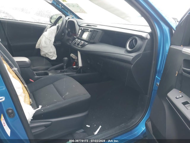 Toyota RAV4 LE 2017 JTMZFREV9HJ119380 Image 5