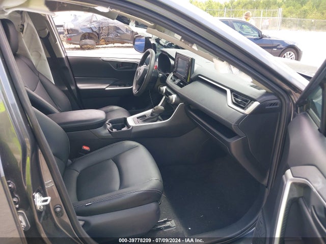 Toyota RAV4 LE 2021 2T3K1RFV8MC133752 Image 5