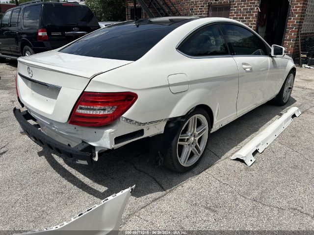2015 MERCEDES-BENZ C-CLASS WDDGJ4HB5FG386087 Photo 3