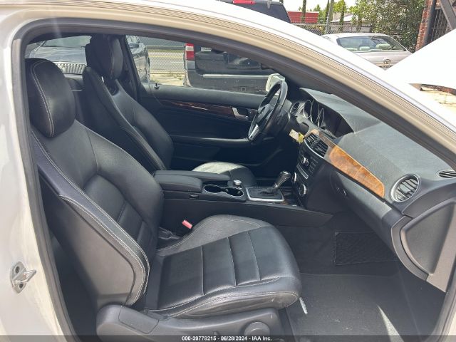 2015 MERCEDES-BENZ C-CLASS WDDGJ4HB5FG386087 Photo 4