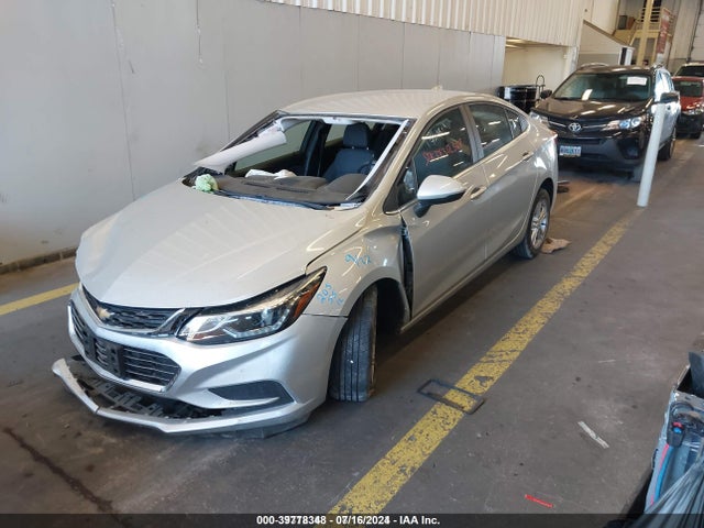 Chevrolet Cruze Lt Auto 2018 1G1BE5SM4J7164764 Image 2