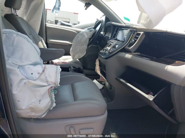 5TDYZ3DC6KS995379 Toyota Sienna Xle Premium 8 Passenger