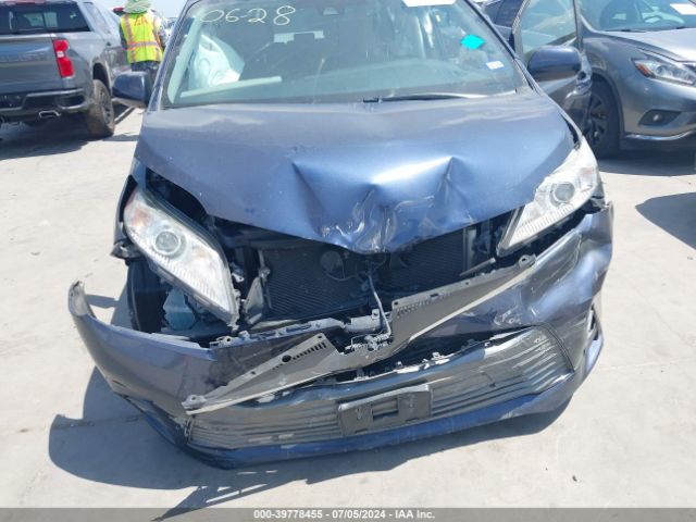 5TDYZ3DC6KS995379 Toyota Sienna Xle Premium 8 Passenger