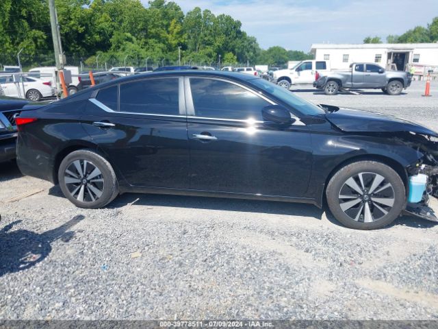 1N4BL4DWXNN394063 Nissan Altima Sv Intelligent Awd