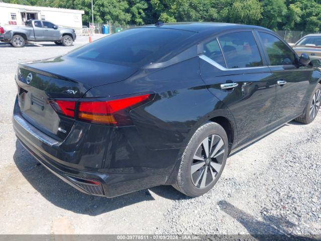 1N4BL4DWXNN394063 Nissan Altima Sv Intelligent Awd