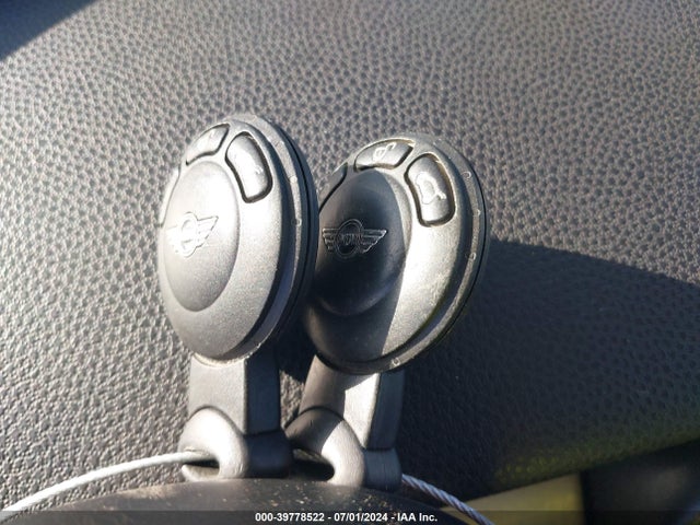 2009 MINI COOPER S WMWMF73589TW88015 Photo 10