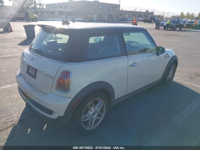 2009 MINI COOPER S WMWMF73589TW88015 Photo 3