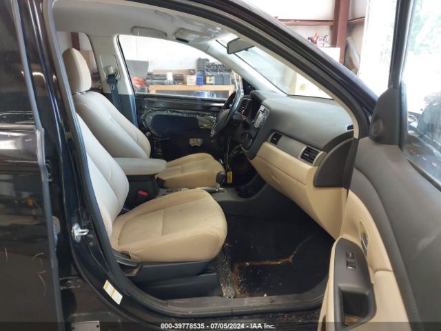 JA4AZ3A38GZ010683 Mitsubishi Outlander Se
