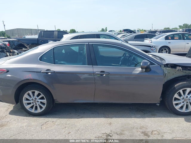 Toyota CAMRY LE 2022 4T1C11AK2NU711923 Image 13