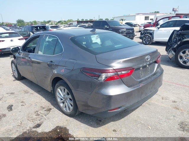 Toyota CAMRY LE 2022 4T1C11AK2NU711923 Image 3