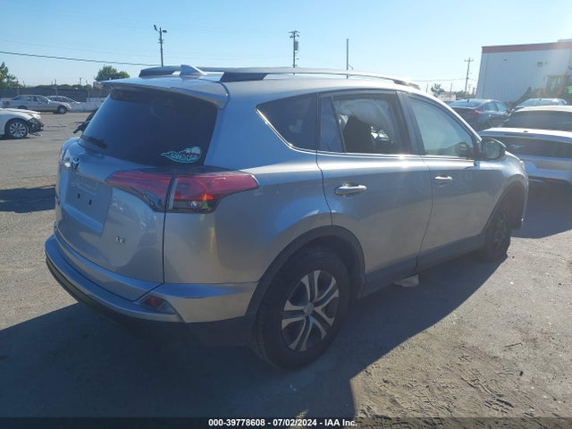 Toyota RAV4 LE 2018 JTMZFREV6JJ162600 Image 4